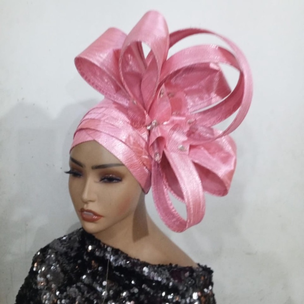 Elegant Pink Fascinator Headpiece for  Women

GEL 12 0326